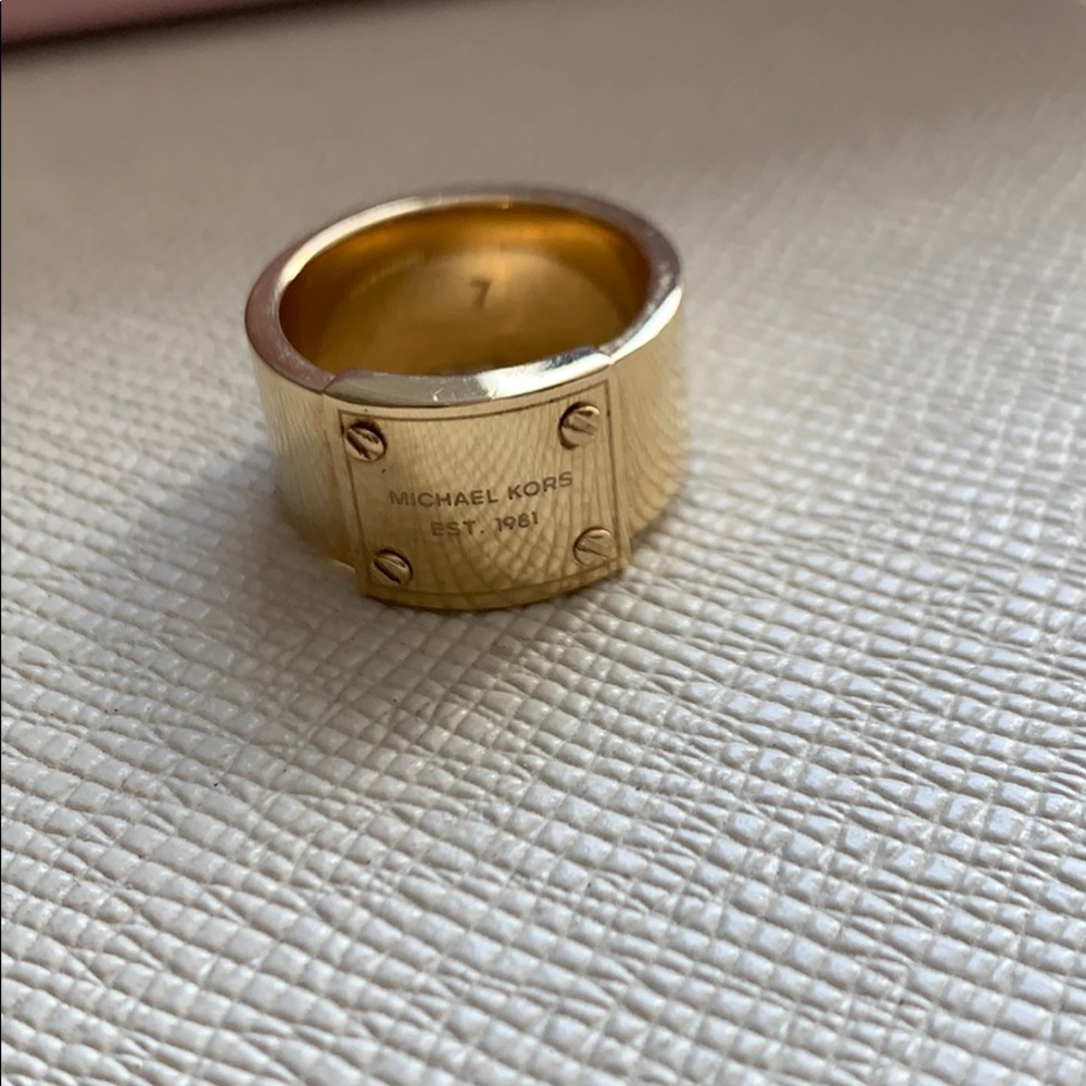 Michael Kors gold ring!!!